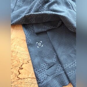 Lululemon Men’s Metal Vent Tech Short sleeve top/ black camo - small